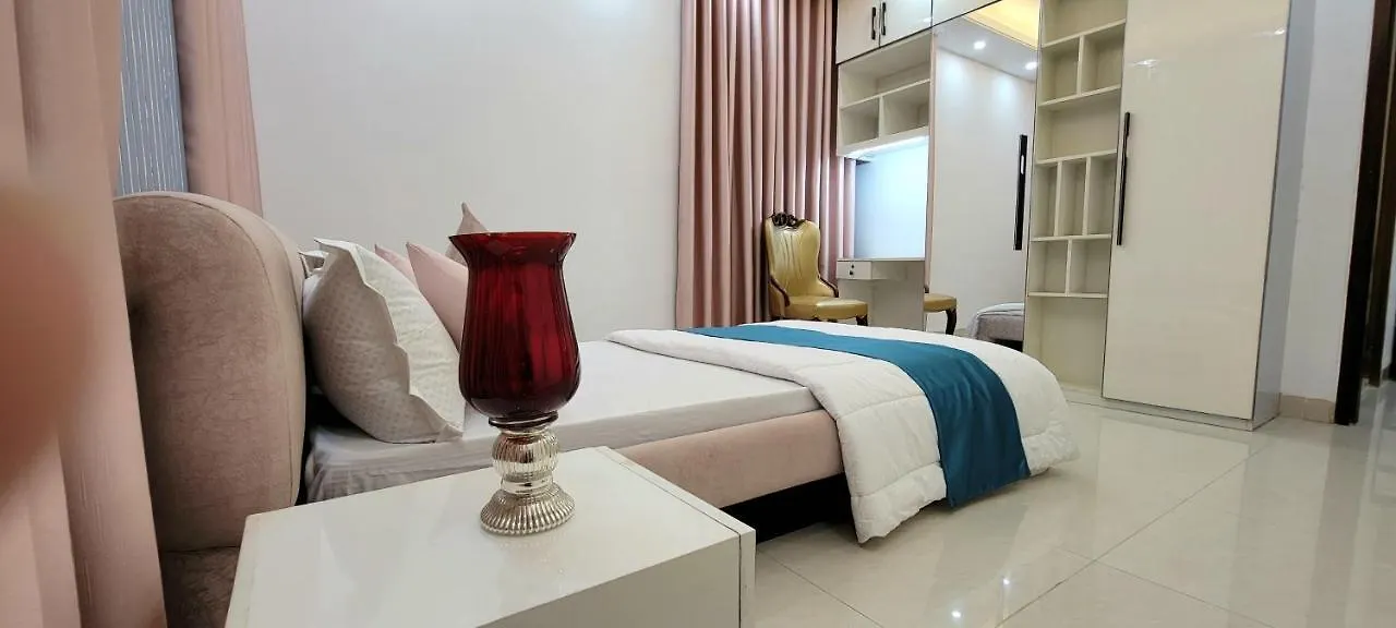 Luxurious 3-Bhk Highly Secured & Close To Airport Daca Apartamento