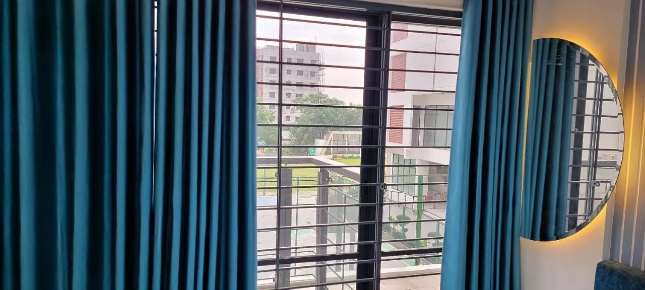 Luxurious 3-Bhk Highly Secured & Close To Airport Daca Apartamento